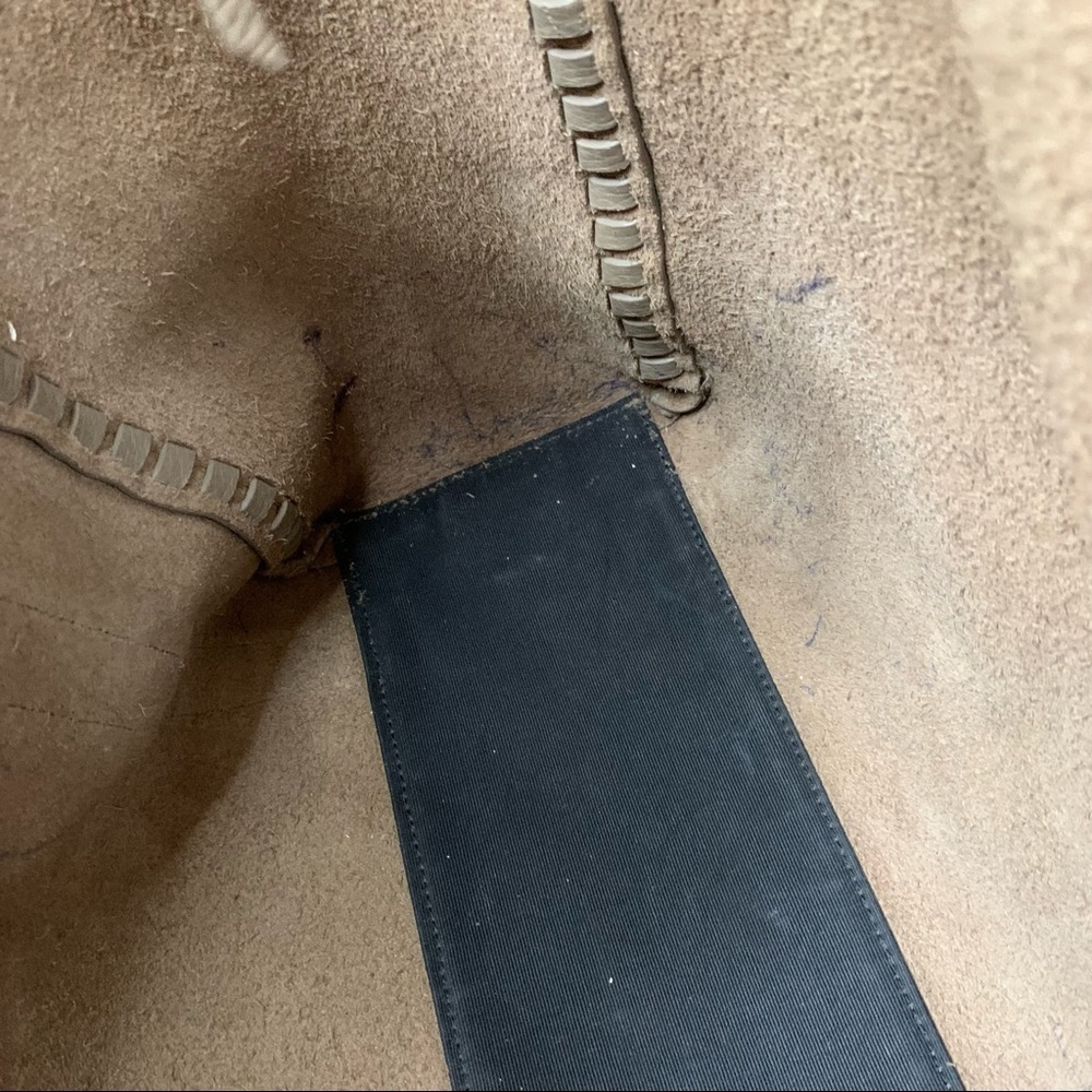 AllSaints Ray East West Pebbled Leather Tote Bag and Leather Pouch - Picture 9 of 10